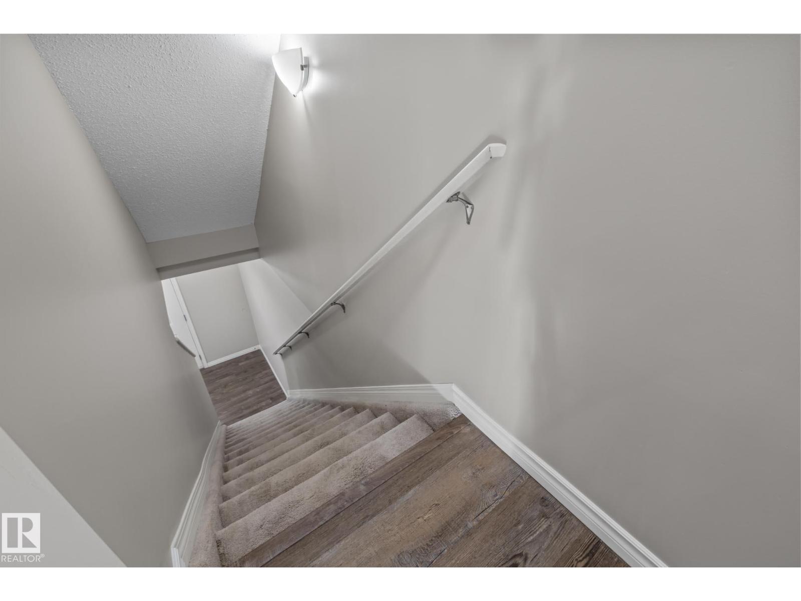#18 7385 EDGEMONT WY NW