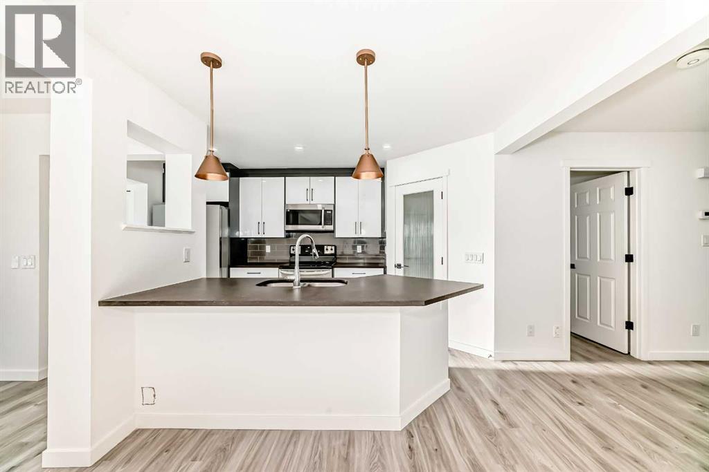 99 Saddlecrest Way NE