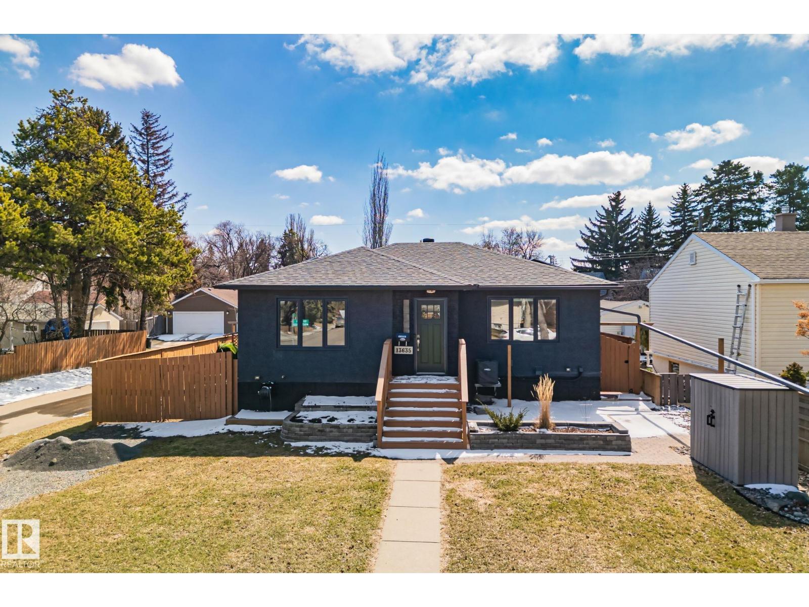 13635 108 AV NW
