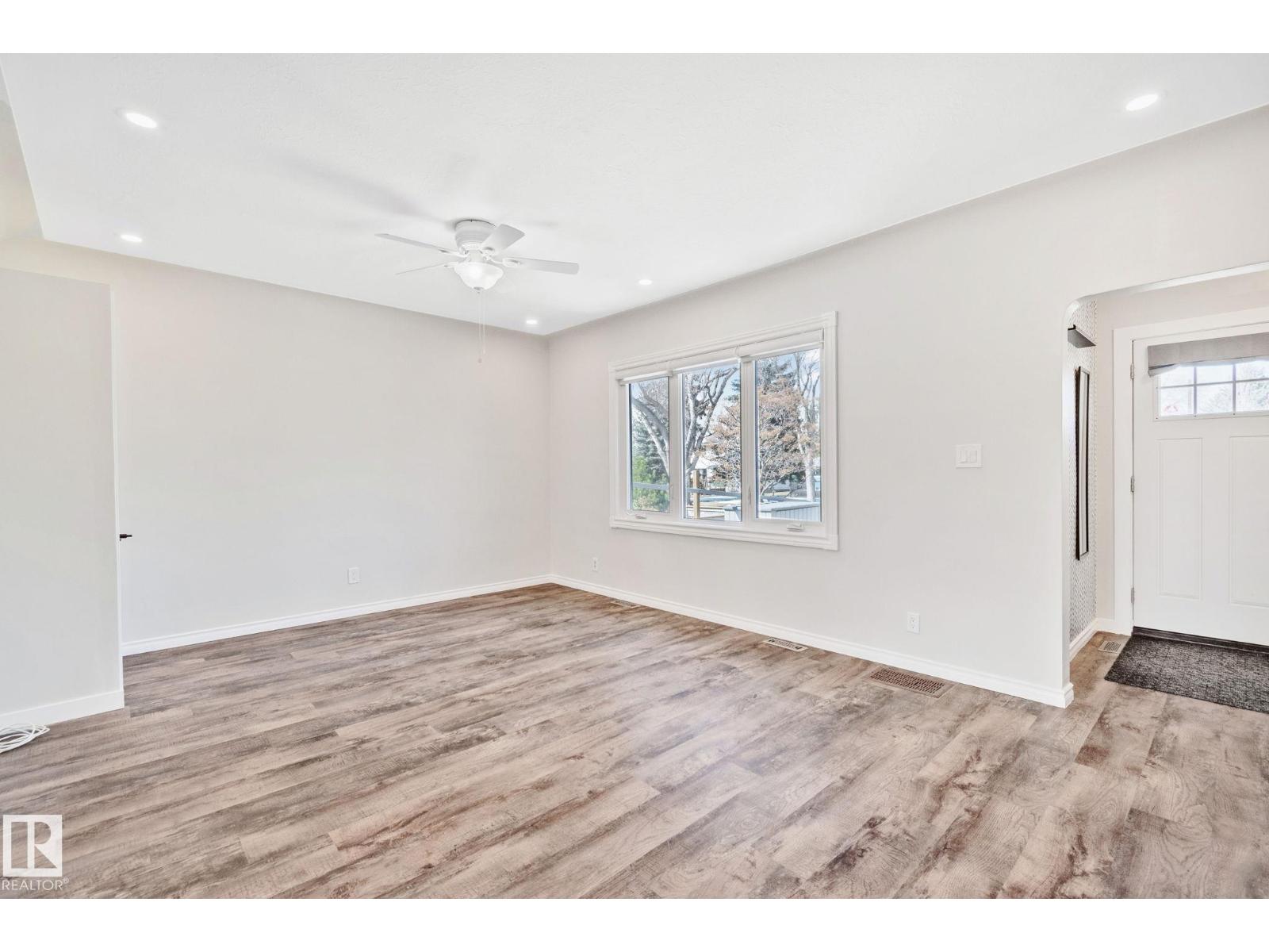 13635 108 AV NW