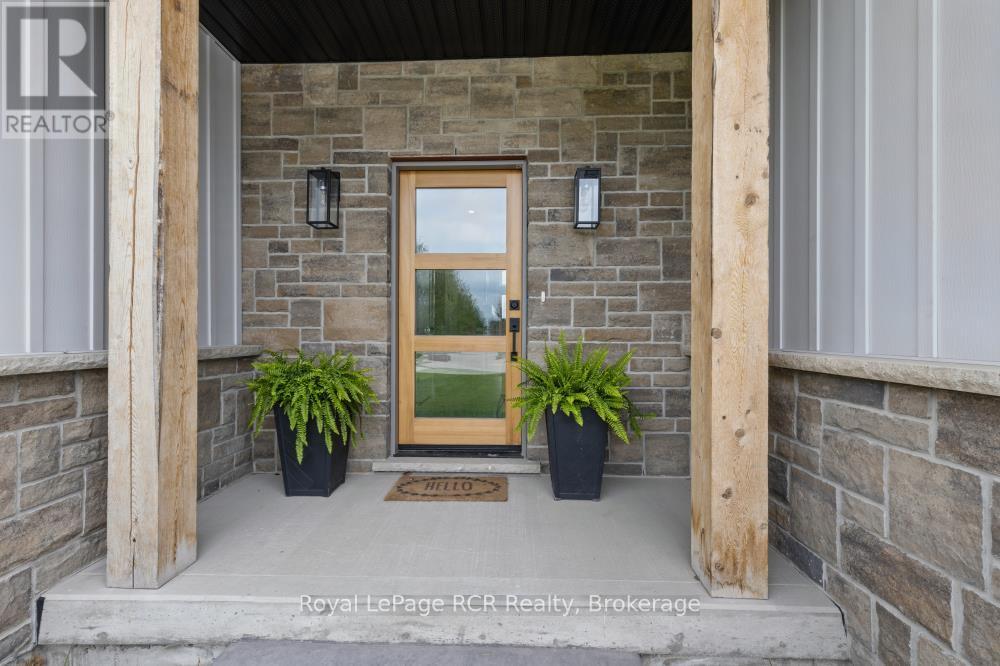 13 JONATHAN CRESCENT