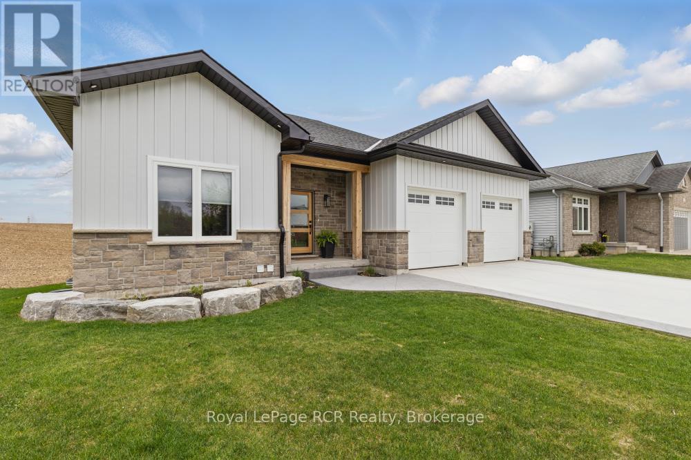 13 JONATHAN CRESCENT