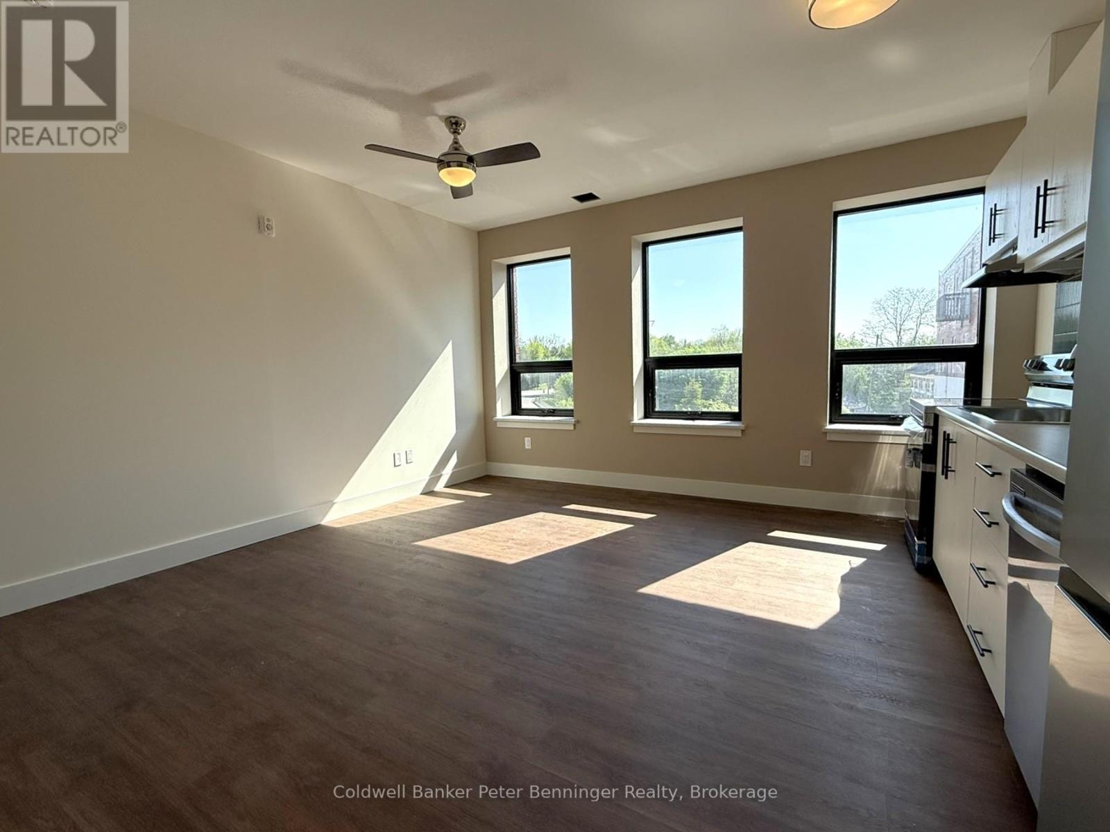 206 - 604 QUEEN STREET S