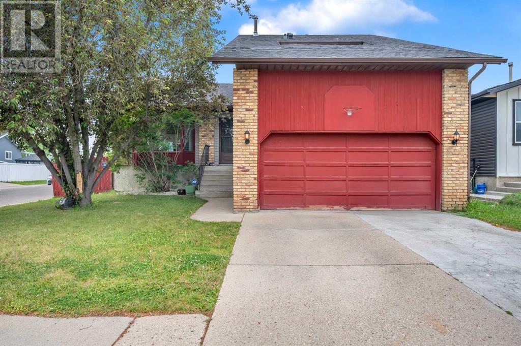 48 Castleglen Court NE