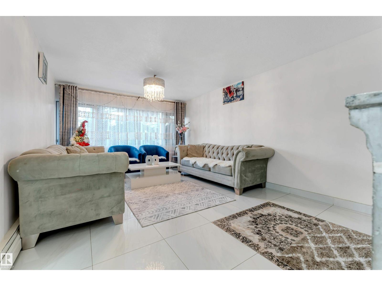 #12 8745 165 ST NW NW