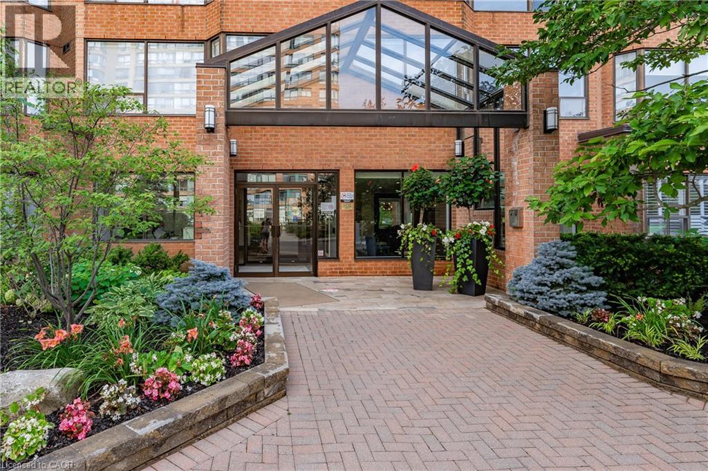 1270 MAPLE CROSSING Boulevard Unit# 808