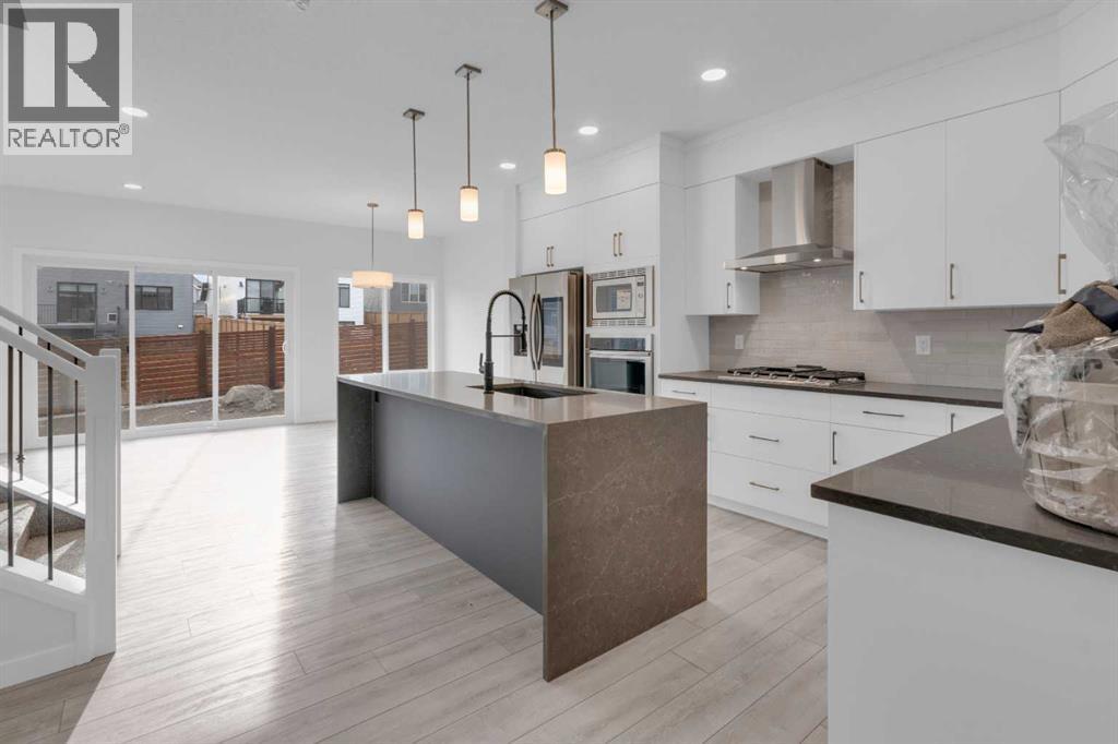 303 Calhoun Crescent NE