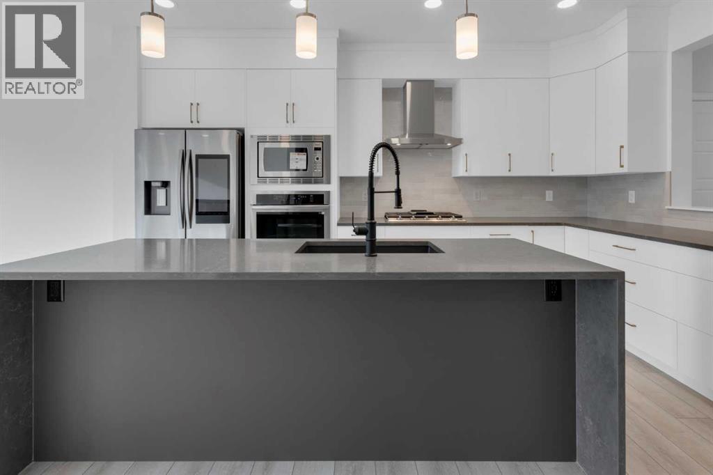 303 Calhoun Crescent NE