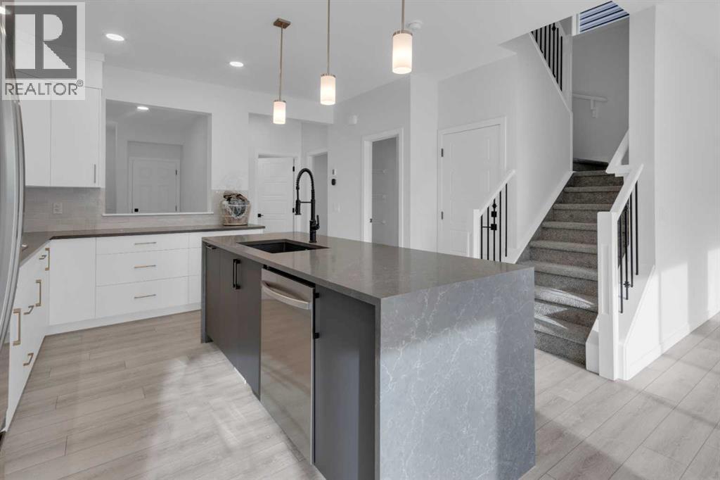 303 Calhoun Crescent NE