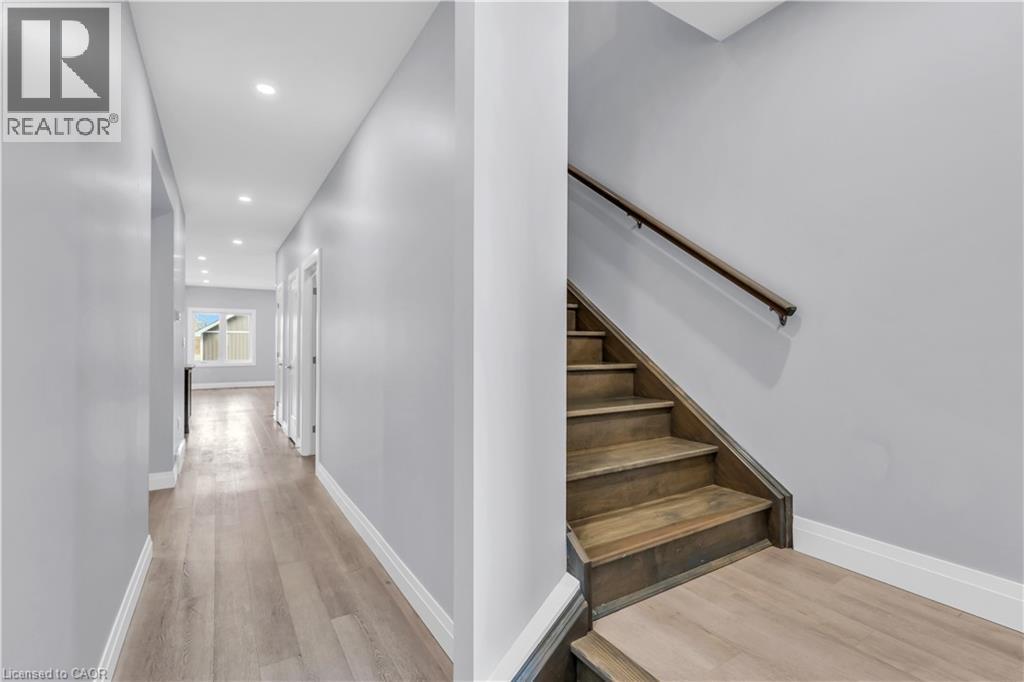 275 JAMES Street S Unit# 20