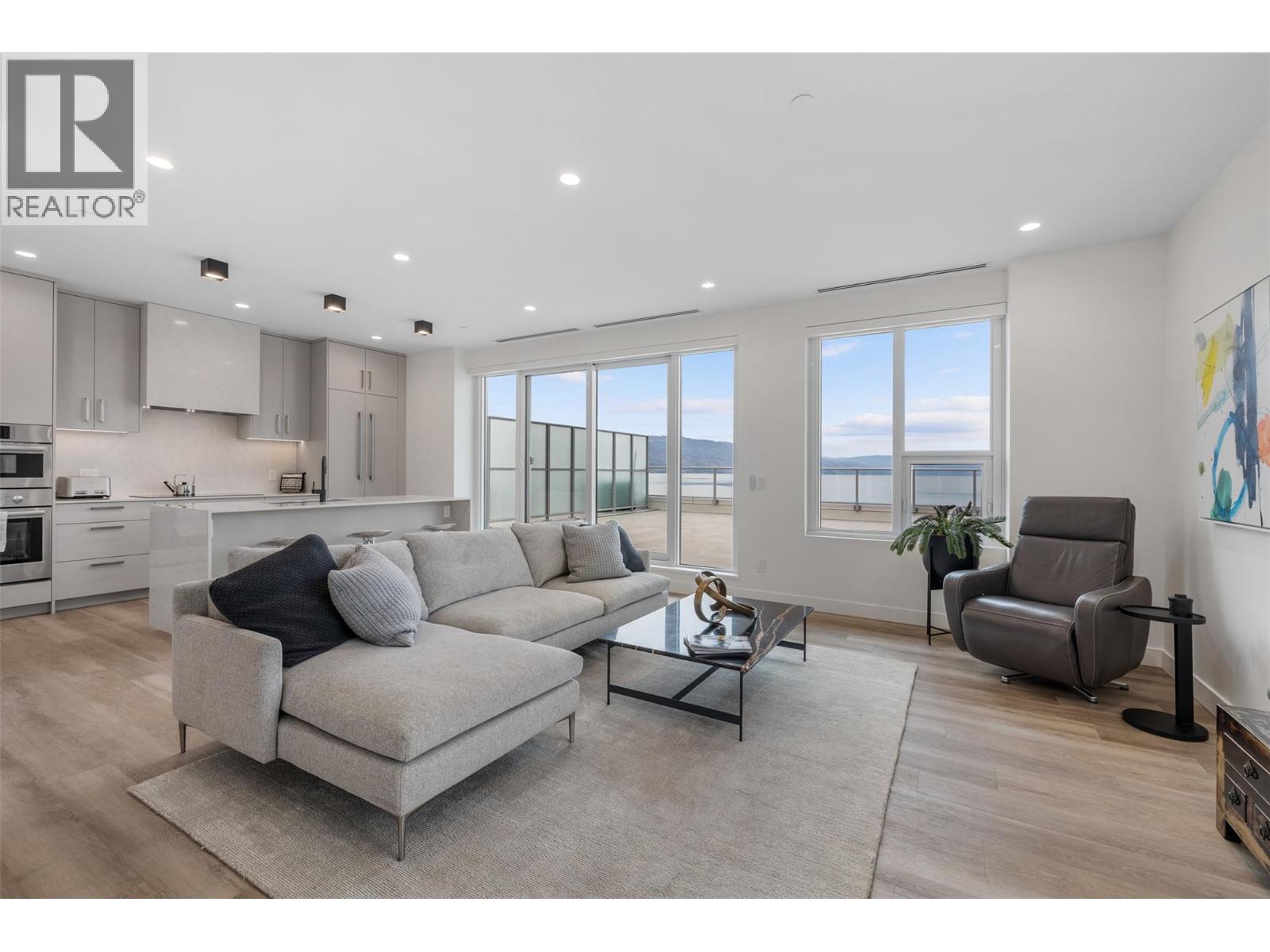 3340 Lakeshore Road Unit# 706