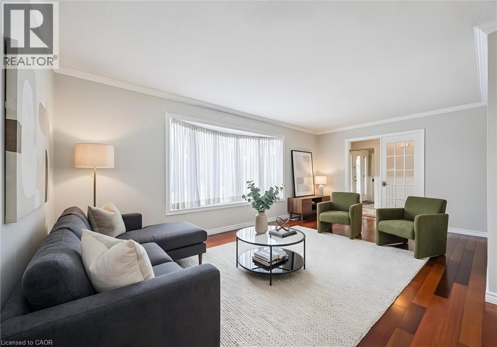 124 AUTUMN HILL Crescent