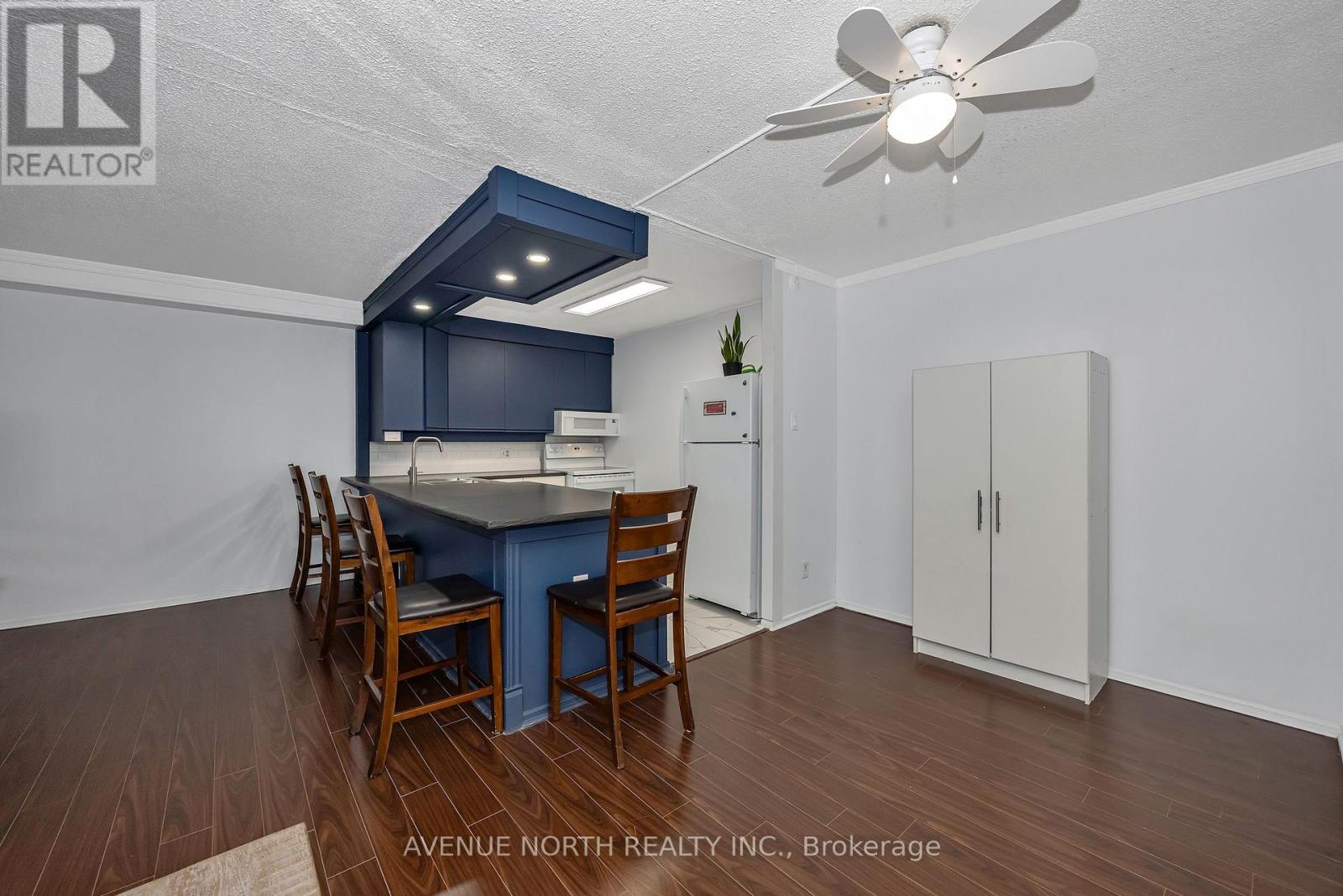 308 - 900 DYNES ROAD