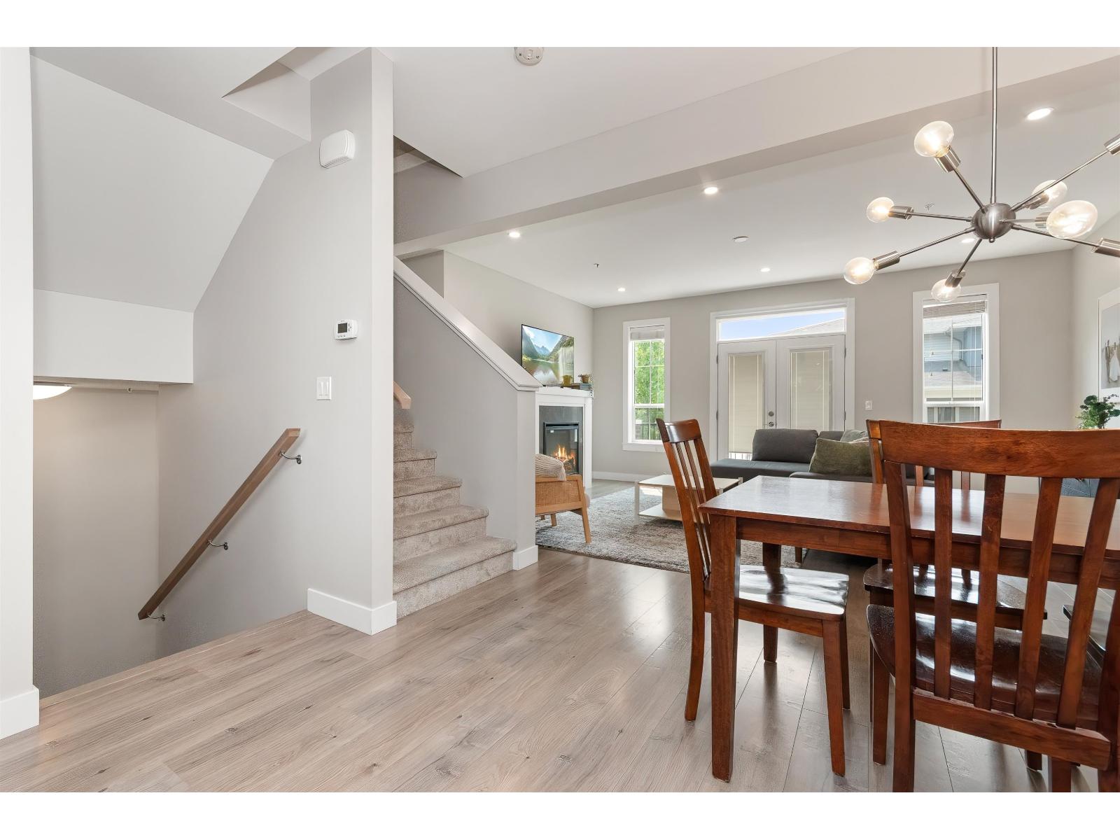14 45545 KIPP AVENUE|Chilliwack Proper West