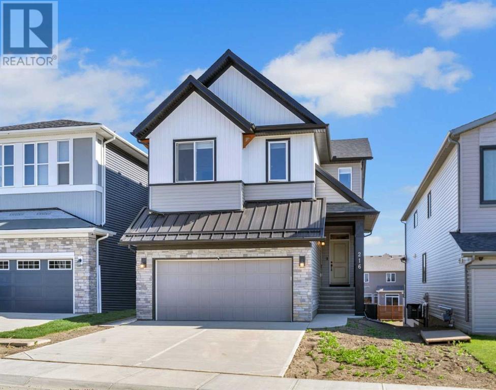 216 Calhoun Crescent NE