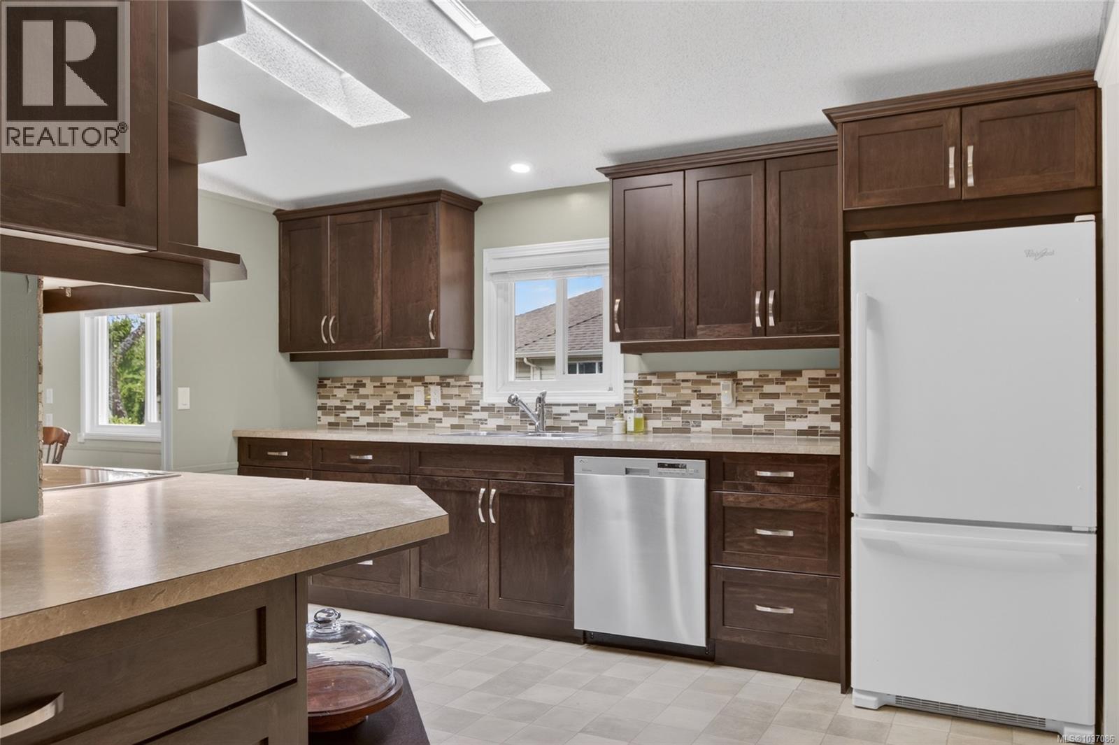 2200 Stadacona Dr