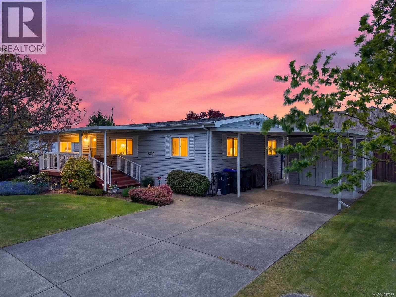 2200 Stadacona Dr