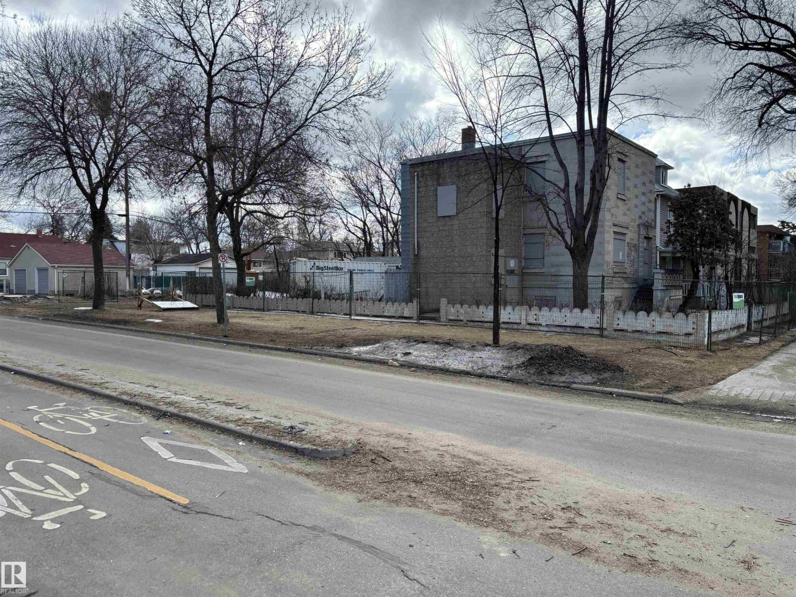 11847 96 ST NW