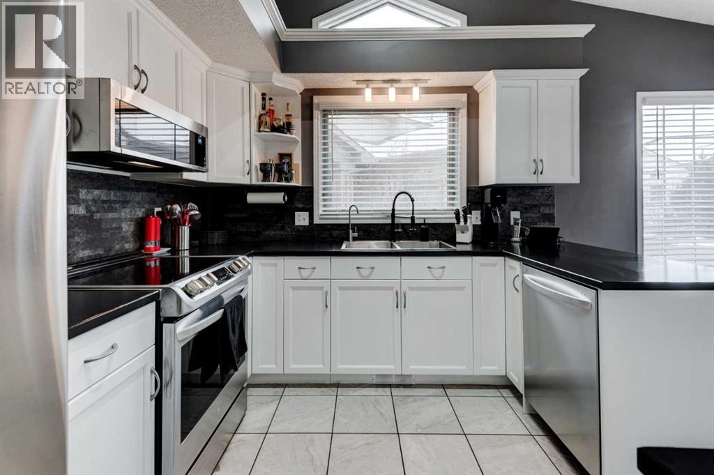 66 Douglas Woods Park SE