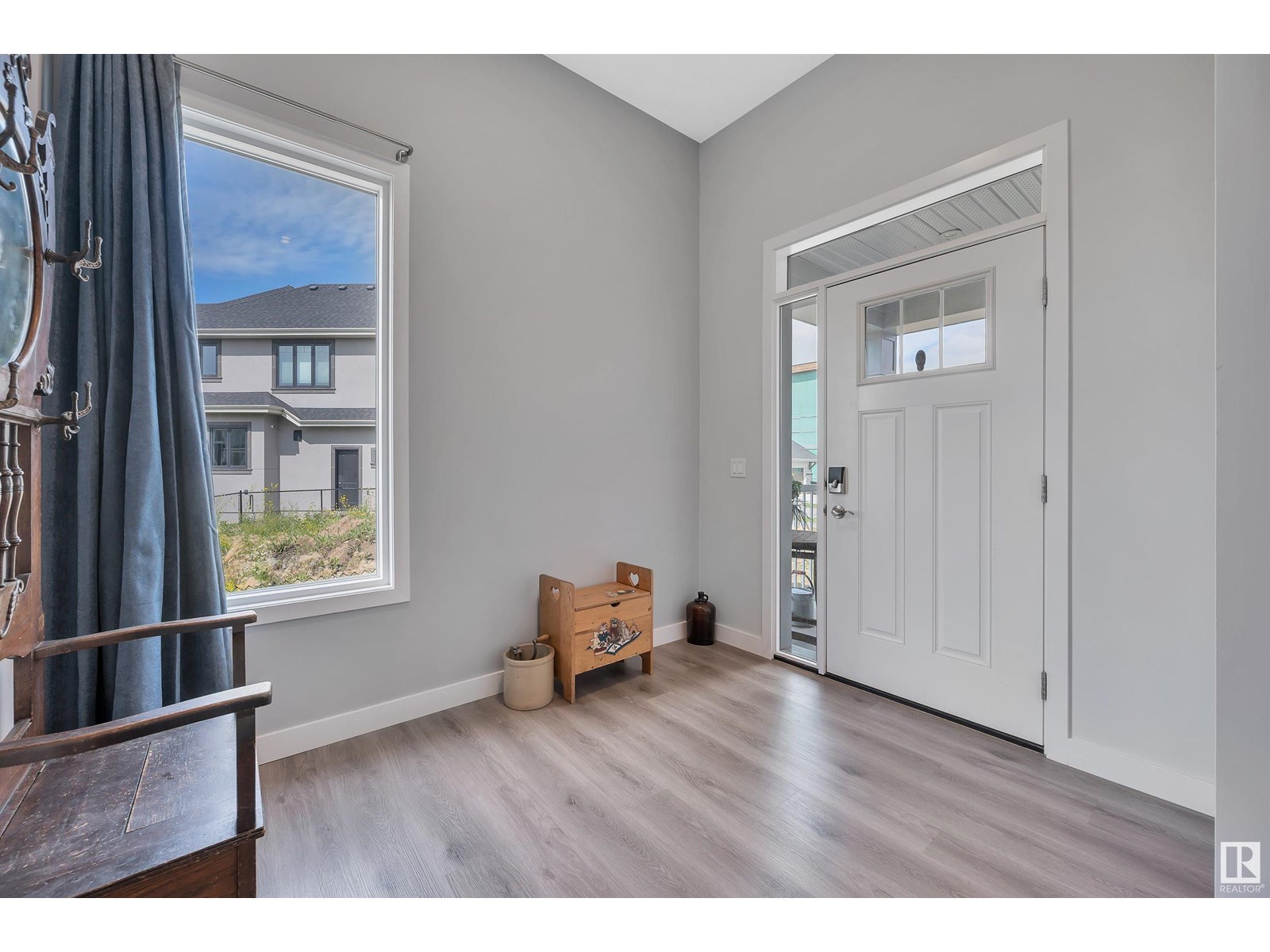 134 EDGEWATER CI