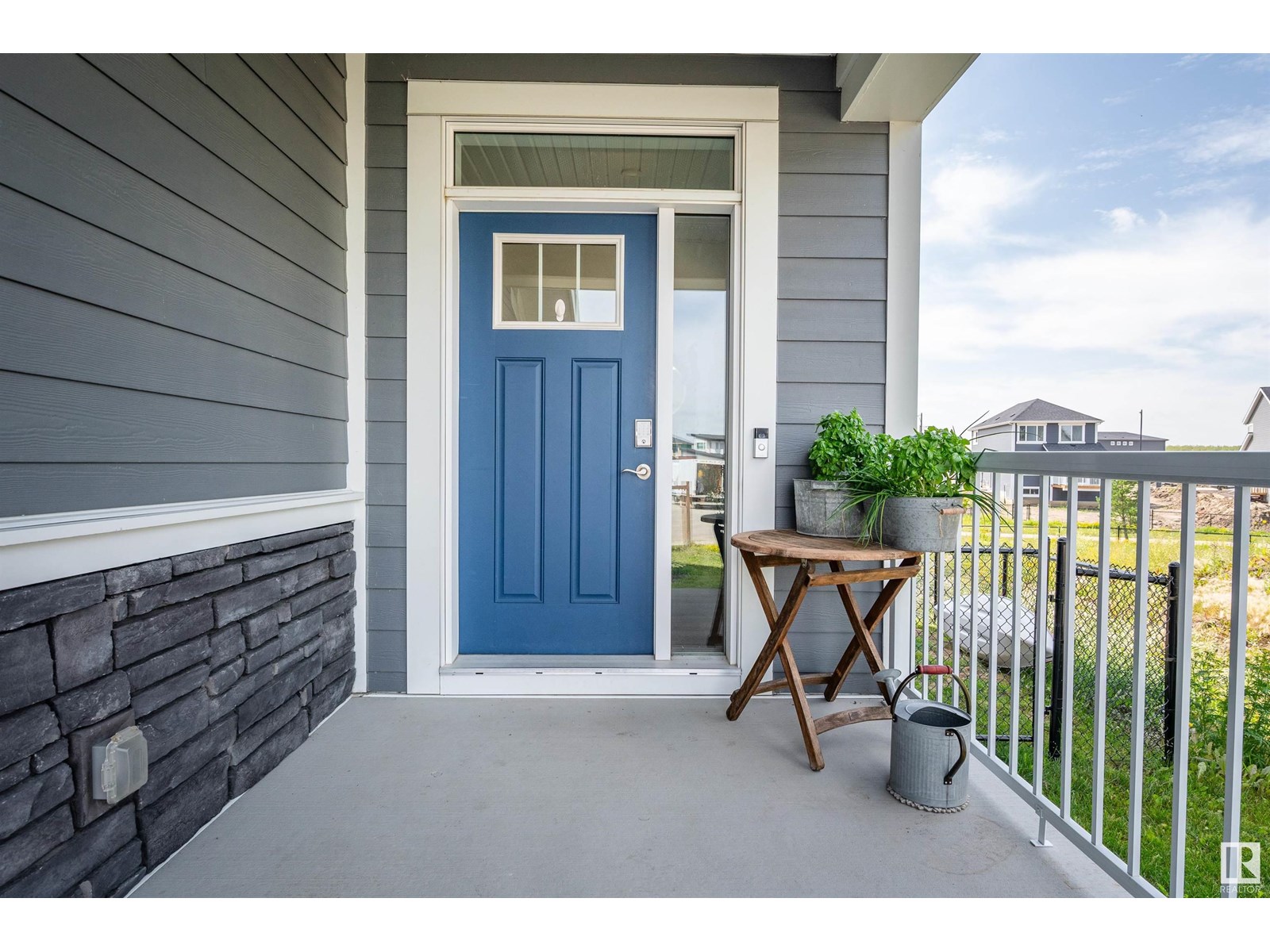 134 EDGEWATER CI