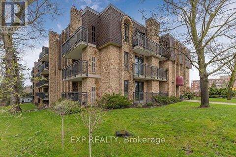 104 - 15390 YONGE STREET Aurora (Aurora Heights) ON L4G1N8