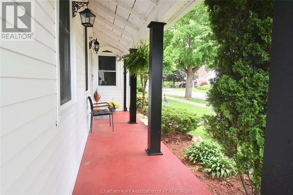 49 Erie STREET South