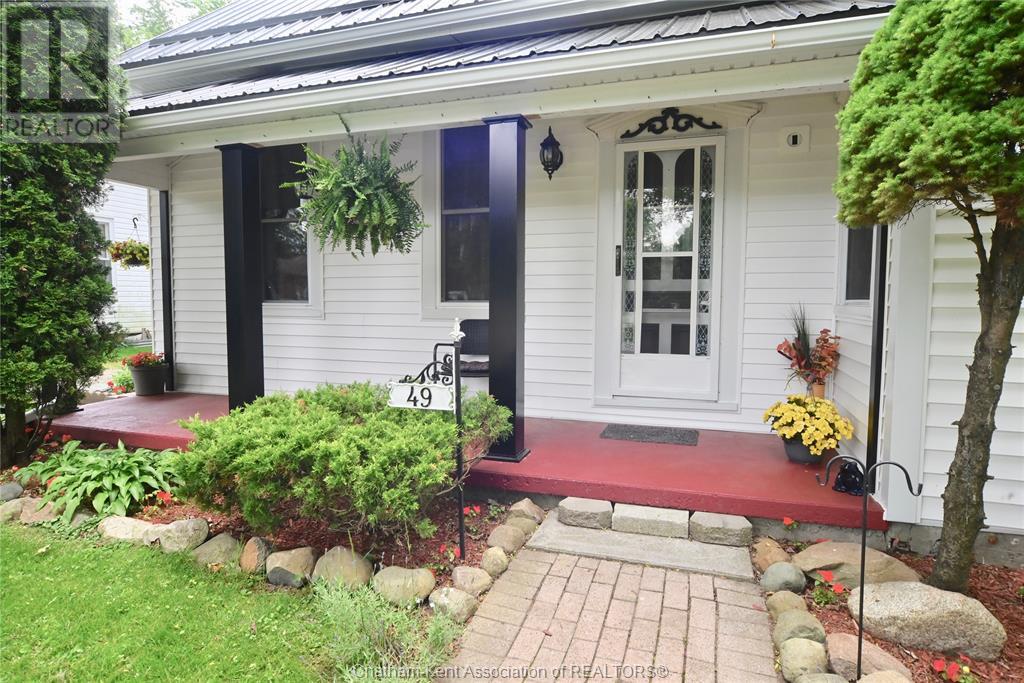 49 Erie STREET South