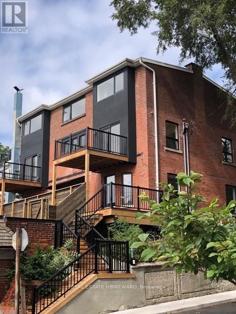 2174 QUEEN STREET E Toronto (The Beaches) ON M4E1E4