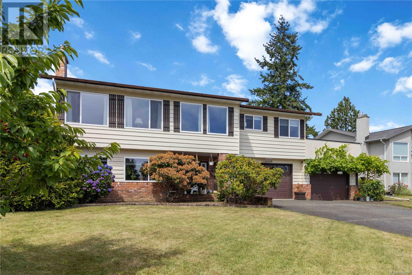 7218 Skyline Cres