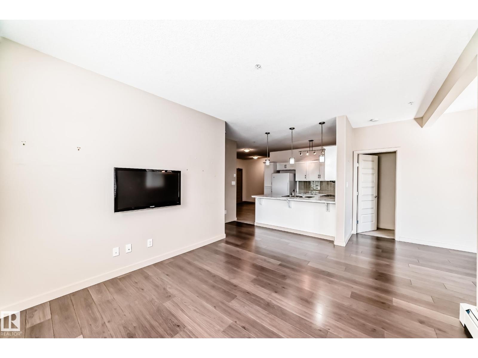 #202 304 AMBLESIDE LI SW