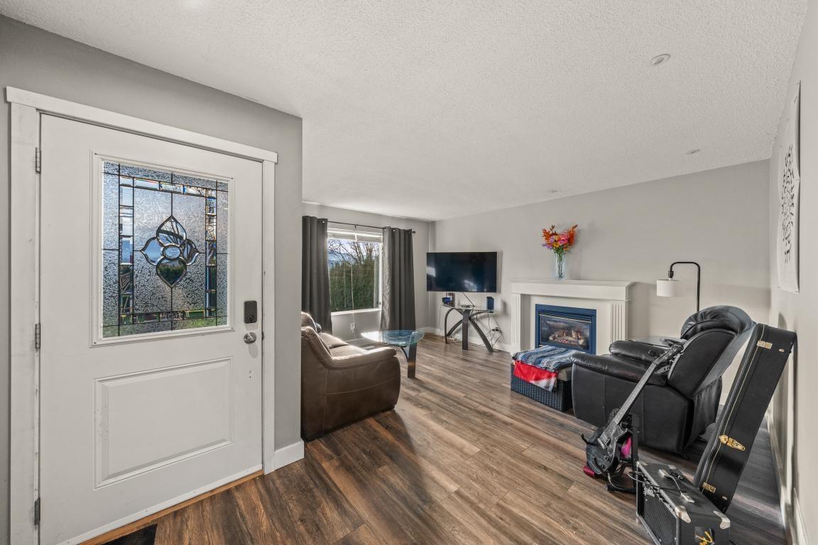 47605 YALE ROAD|Little Mountain