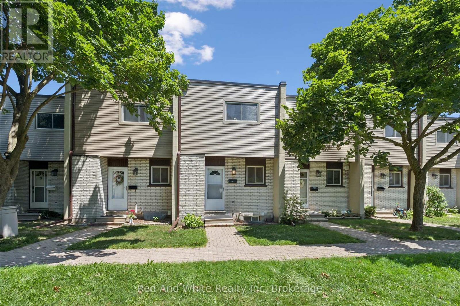 11 - 178 GRULKE STREET