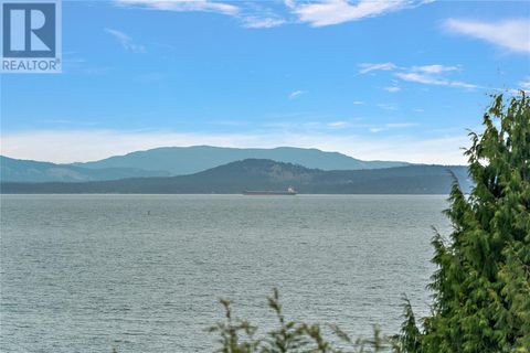 5055 Lochside Dr Saanich BC V8Y2G1