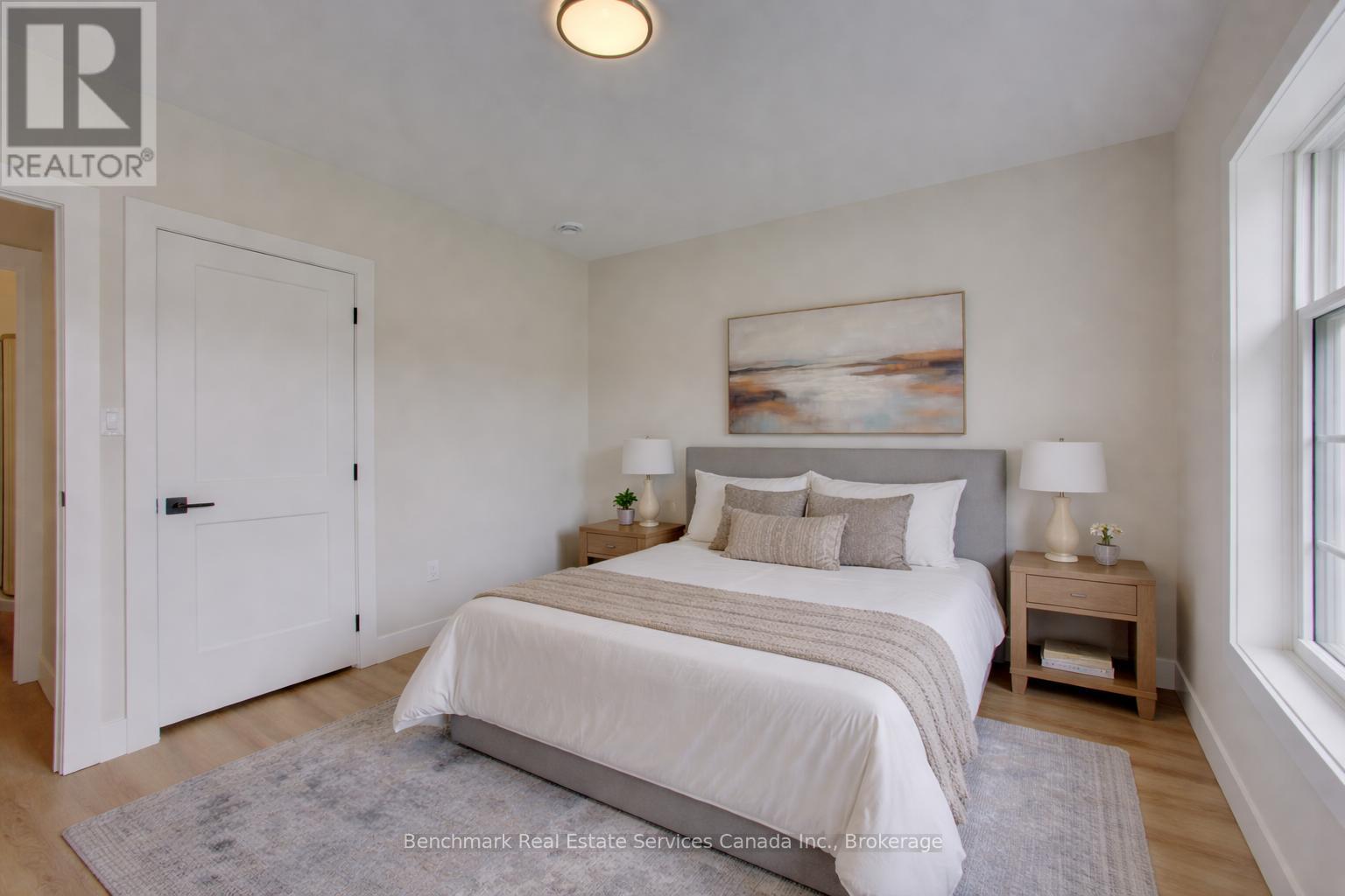 52 - 1182 QUEEN STREET