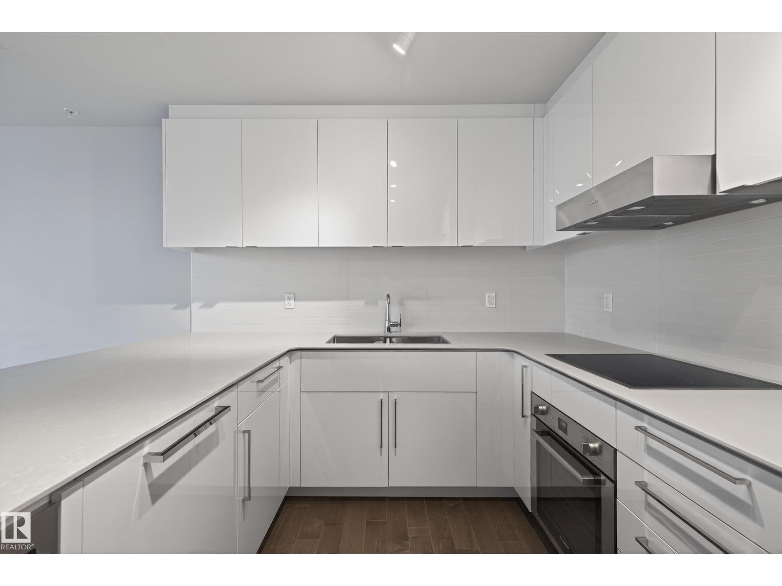 #2609 10360 102 ST NW