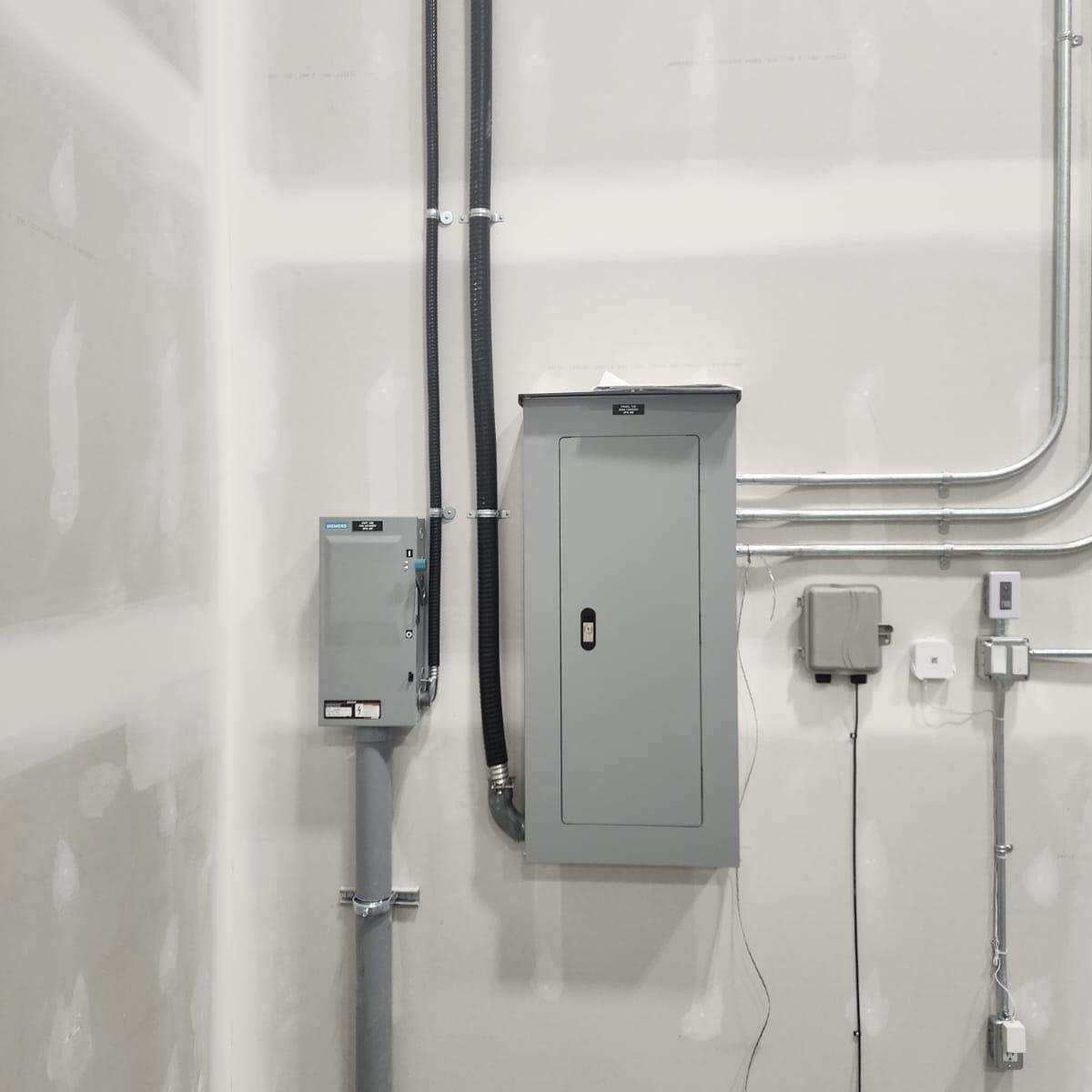 B13 8716 DEWDNEY TRUNK ROAD