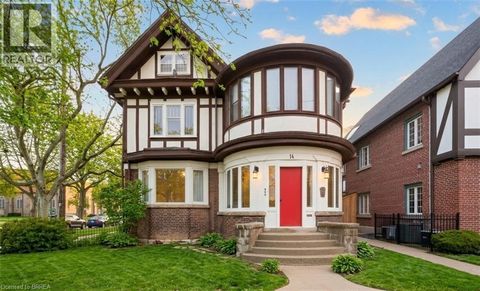 14 WELLINGTON Street Brantford ON N3T2L4