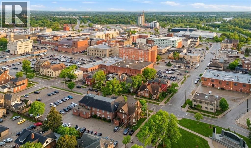 14 WELLINGTON Street