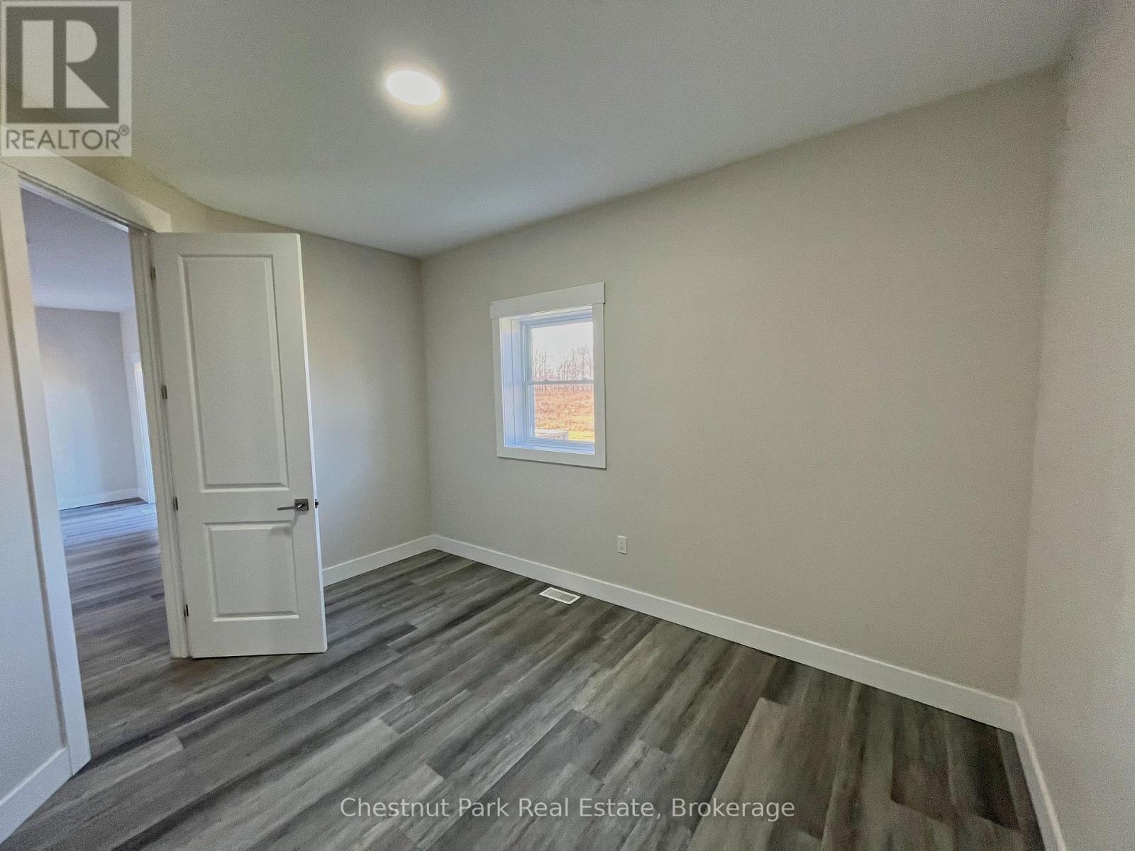 3 - 319922 KEMBLE ROCK ROAD