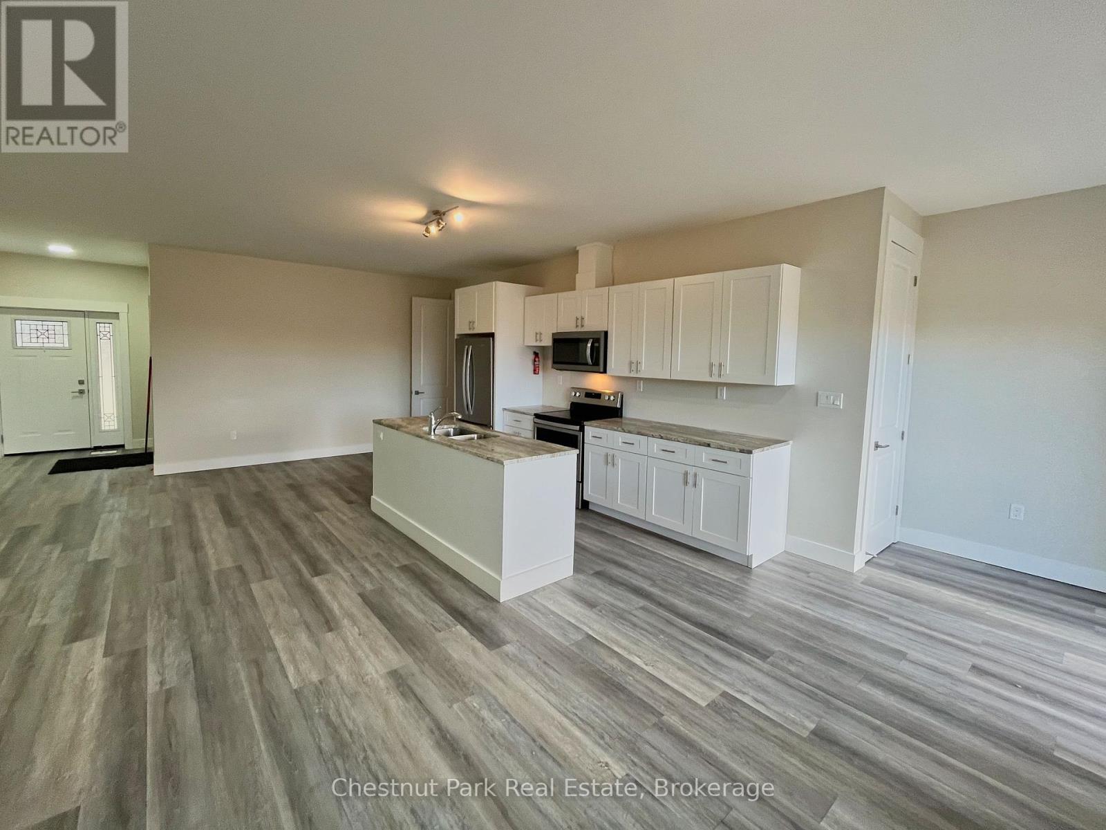 3 - 319922 KEMBLE ROCK ROAD