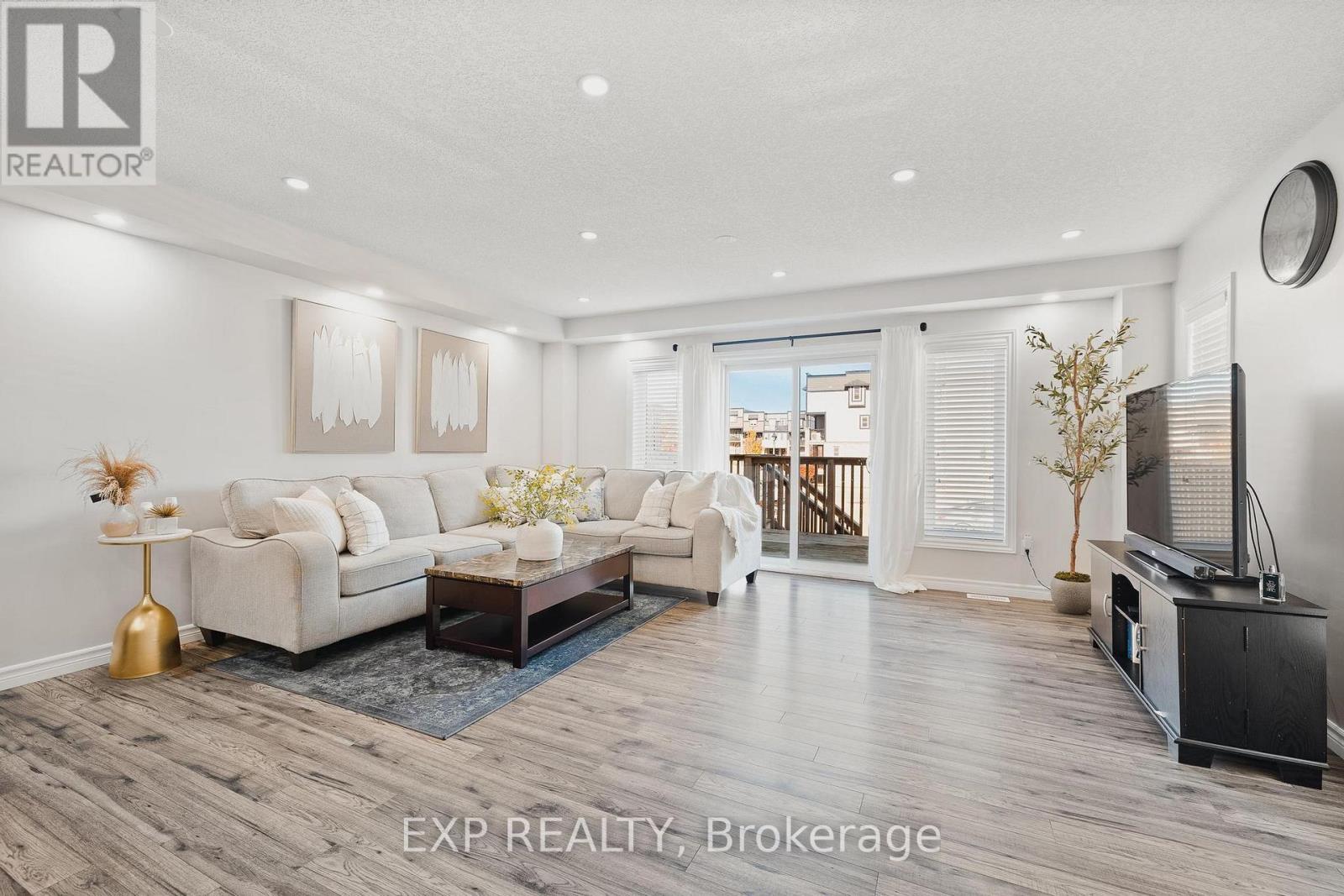 1989 OTTAWA STREET S