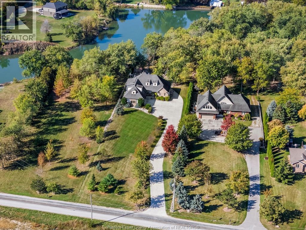 427 EAST RUSCOM RIVER