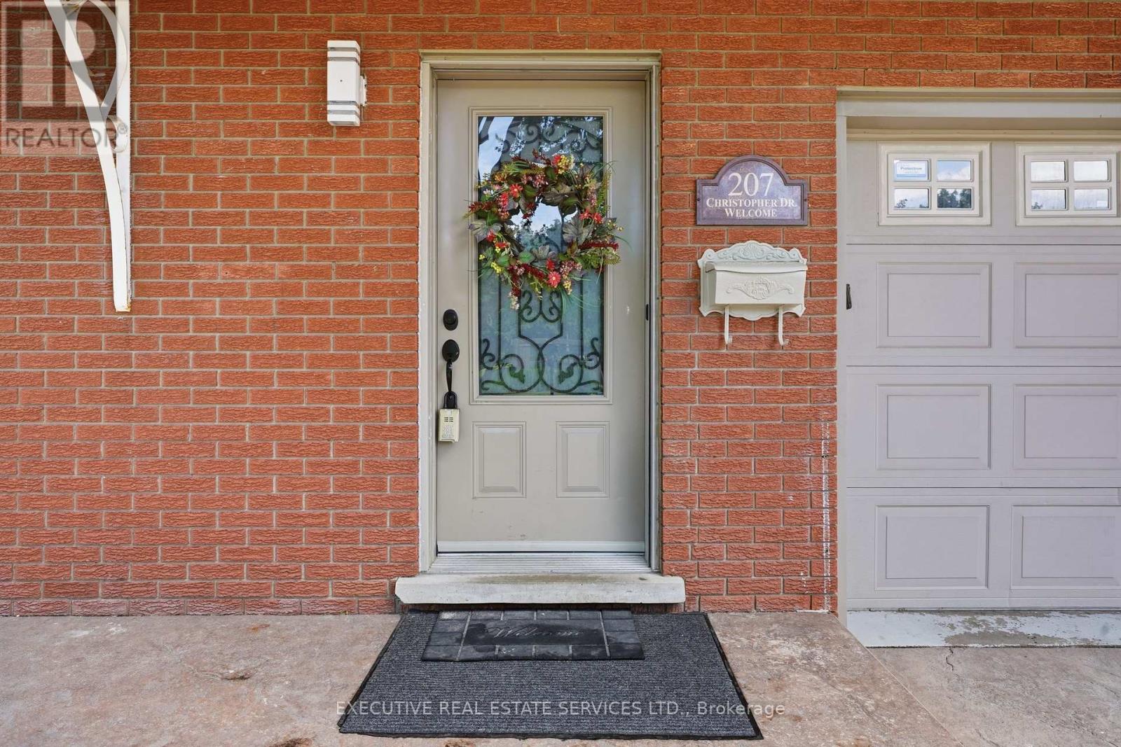 207 CHRISTOPHER DRIVE