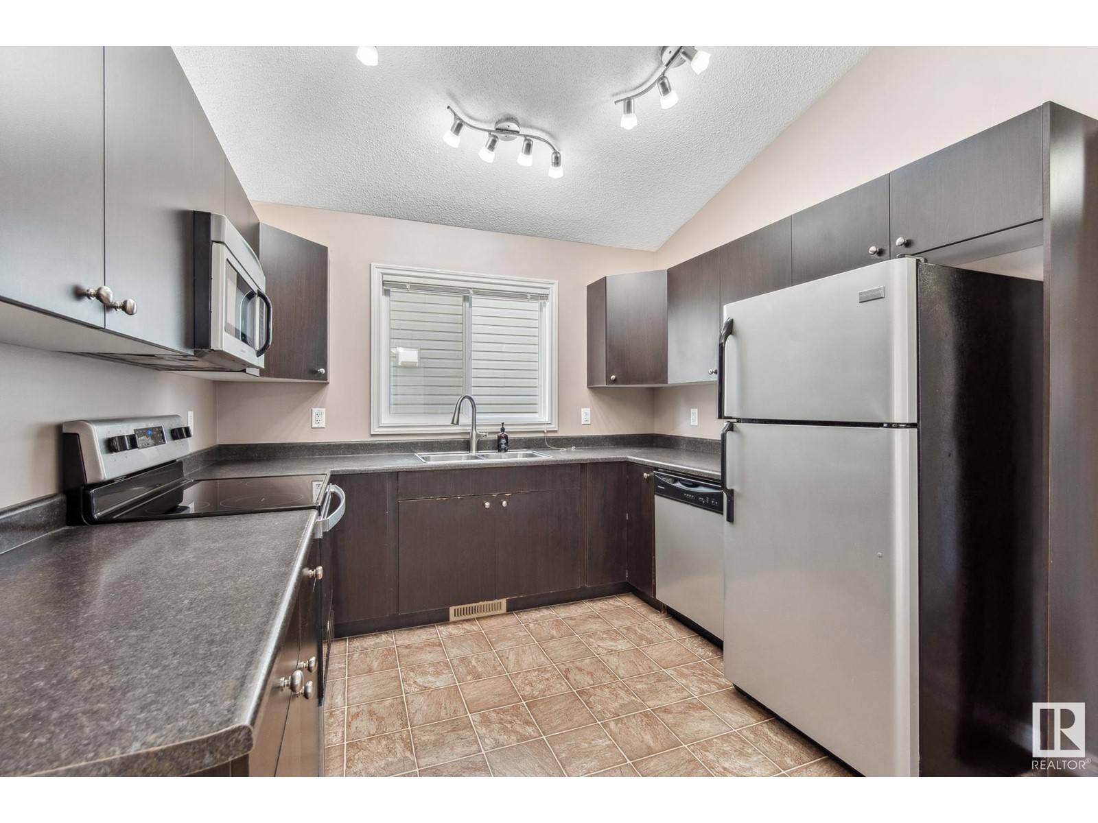 1560 35 AV NW