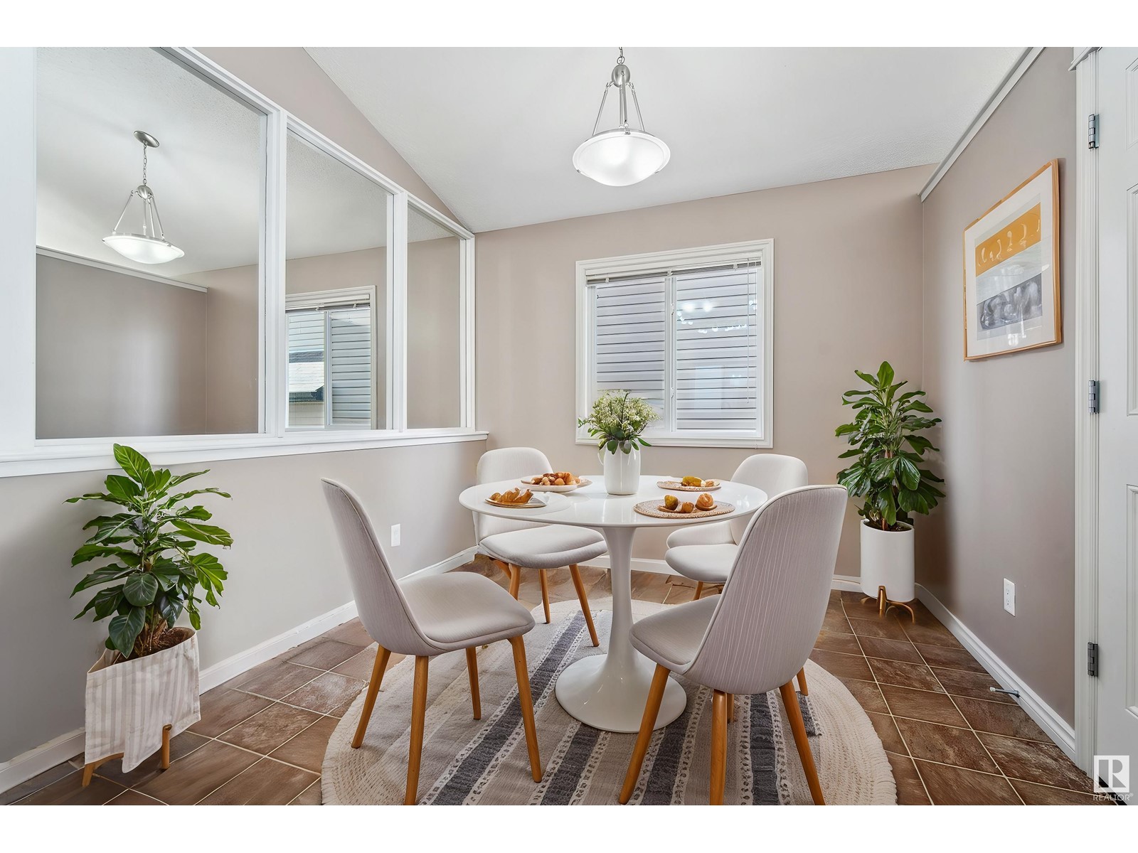 1560 35 AV NW