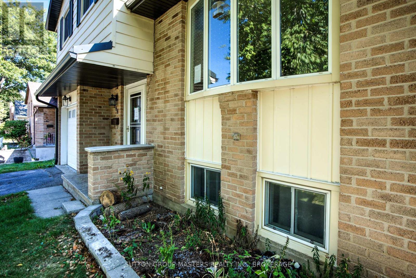 846 SANDRINGHAM PLACE