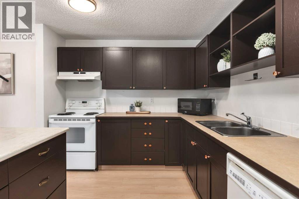 305, 550 Westwood Drive SW