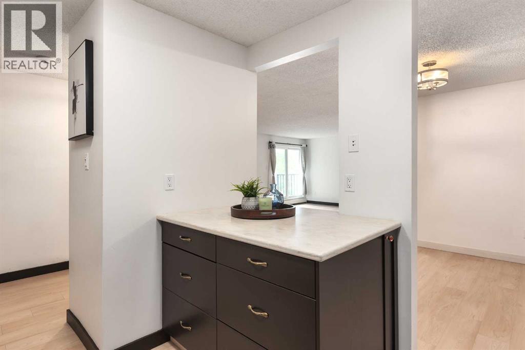 305, 550 Westwood Drive SW