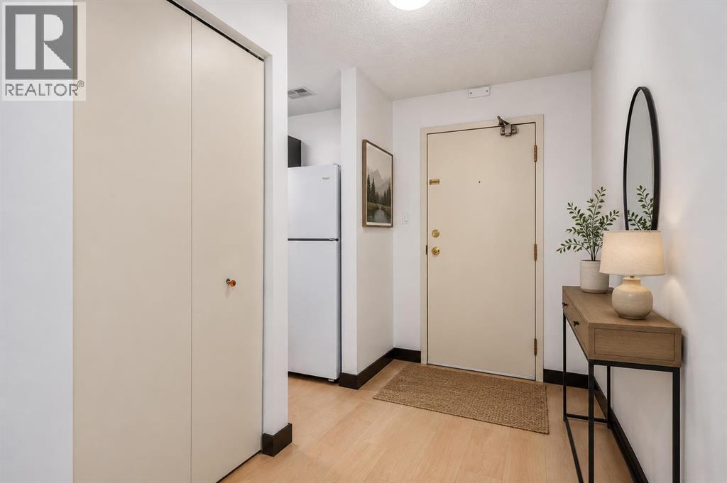 305, 550 Westwood Drive SW
